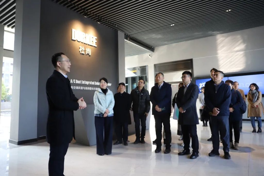 Z6尊龙凯时集团金海丰先生做解说